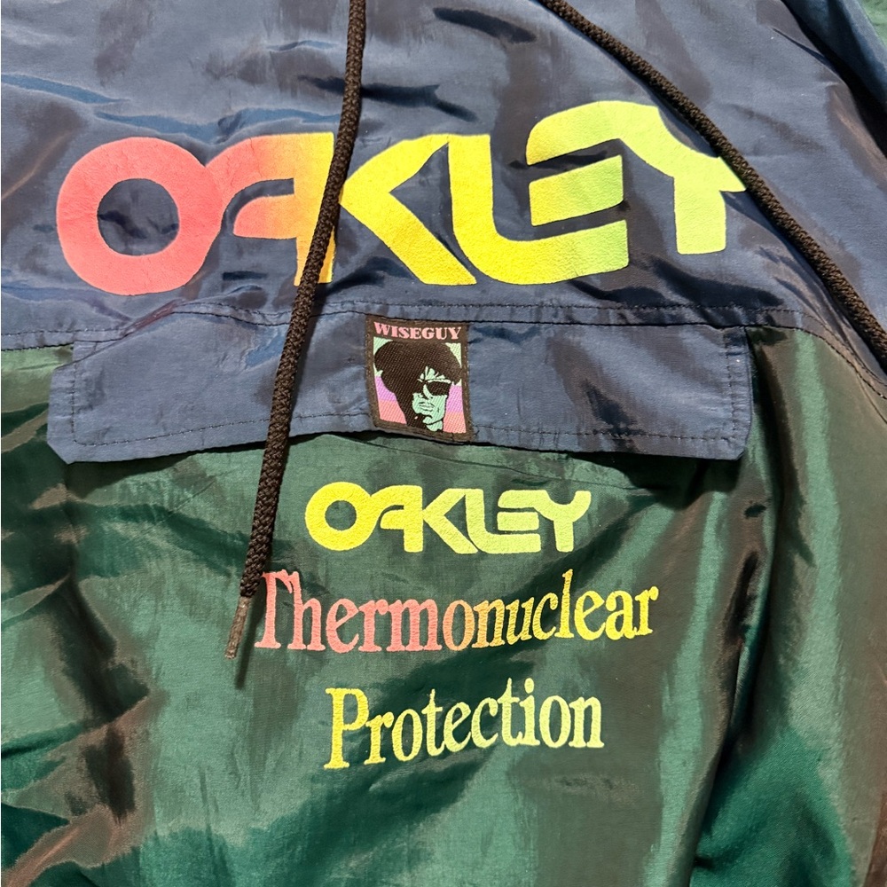 Vintage Oakley Mens Blue and Green Windbreaker with hood - Picture 2 of 4